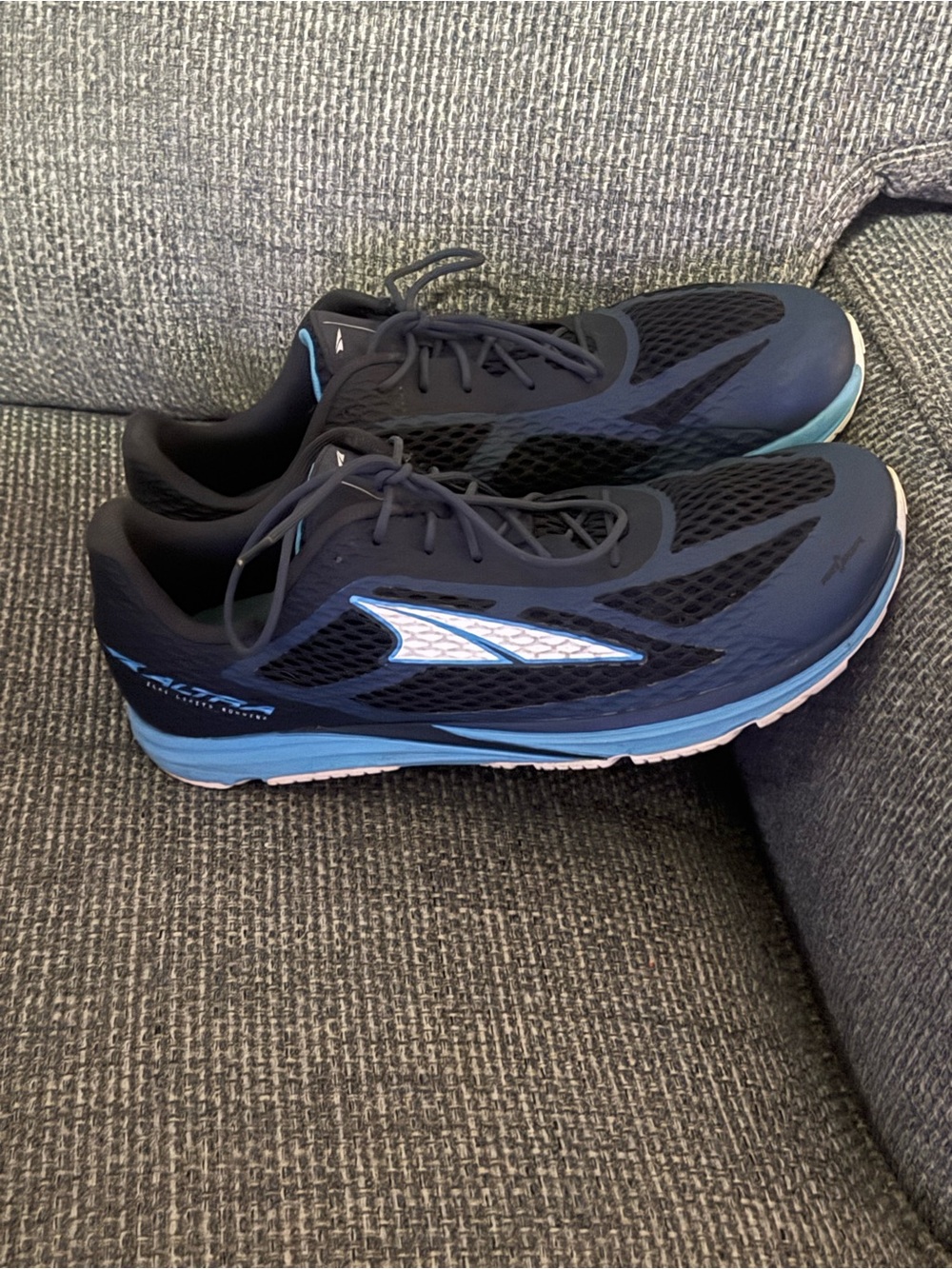 Altra VIHO Navy & Light Blue Road Running Sneakers - Picture 2 of 8